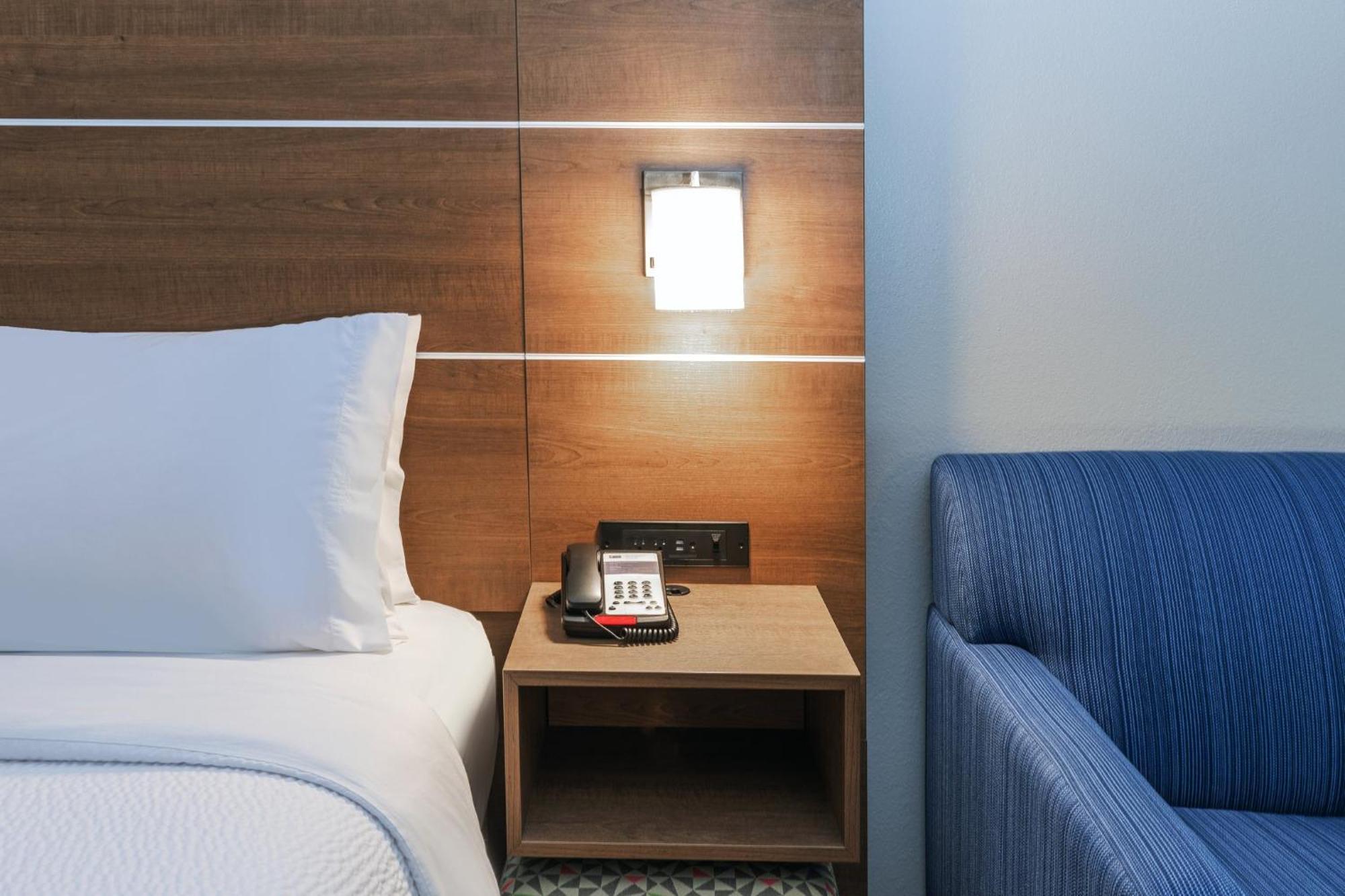 Holiday Inn Express & Suites Sulphur - Lake Charles By Ihg Εξωτερικό φωτογραφία