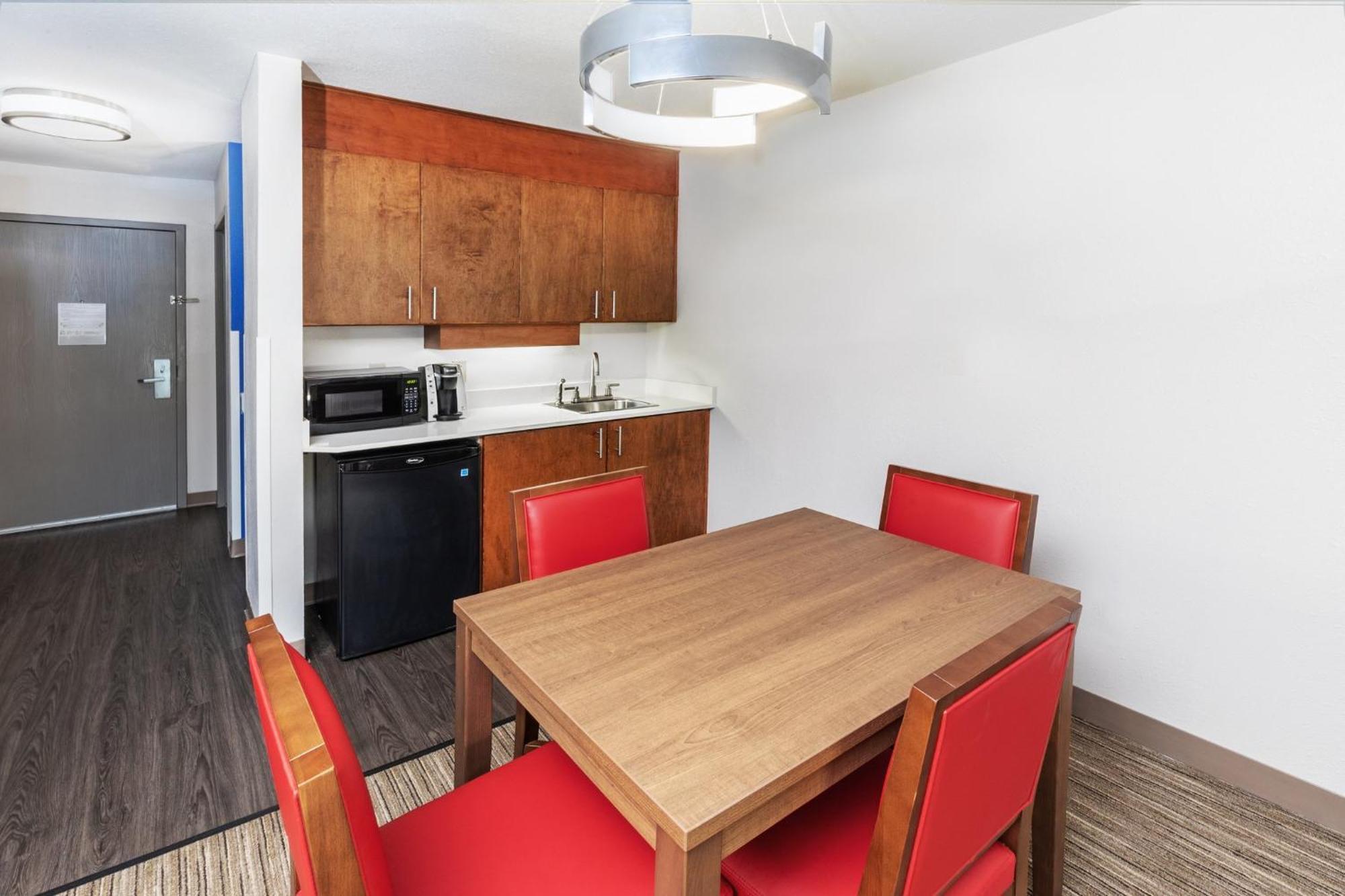 Holiday Inn Express & Suites Sulphur - Lake Charles By Ihg Εξωτερικό φωτογραφία